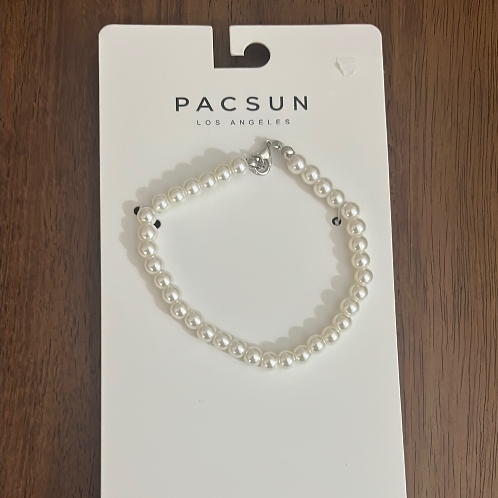 PacSun Classic Pearl Bracelet